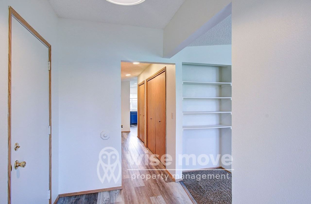 1909 Ne 154th St - Photo 6 of 31