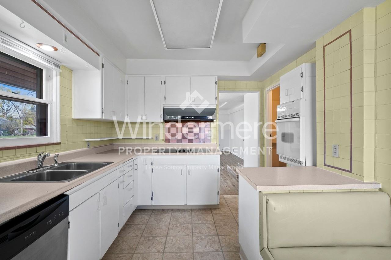 3422 N Nettleton St - Photo 6 of 30