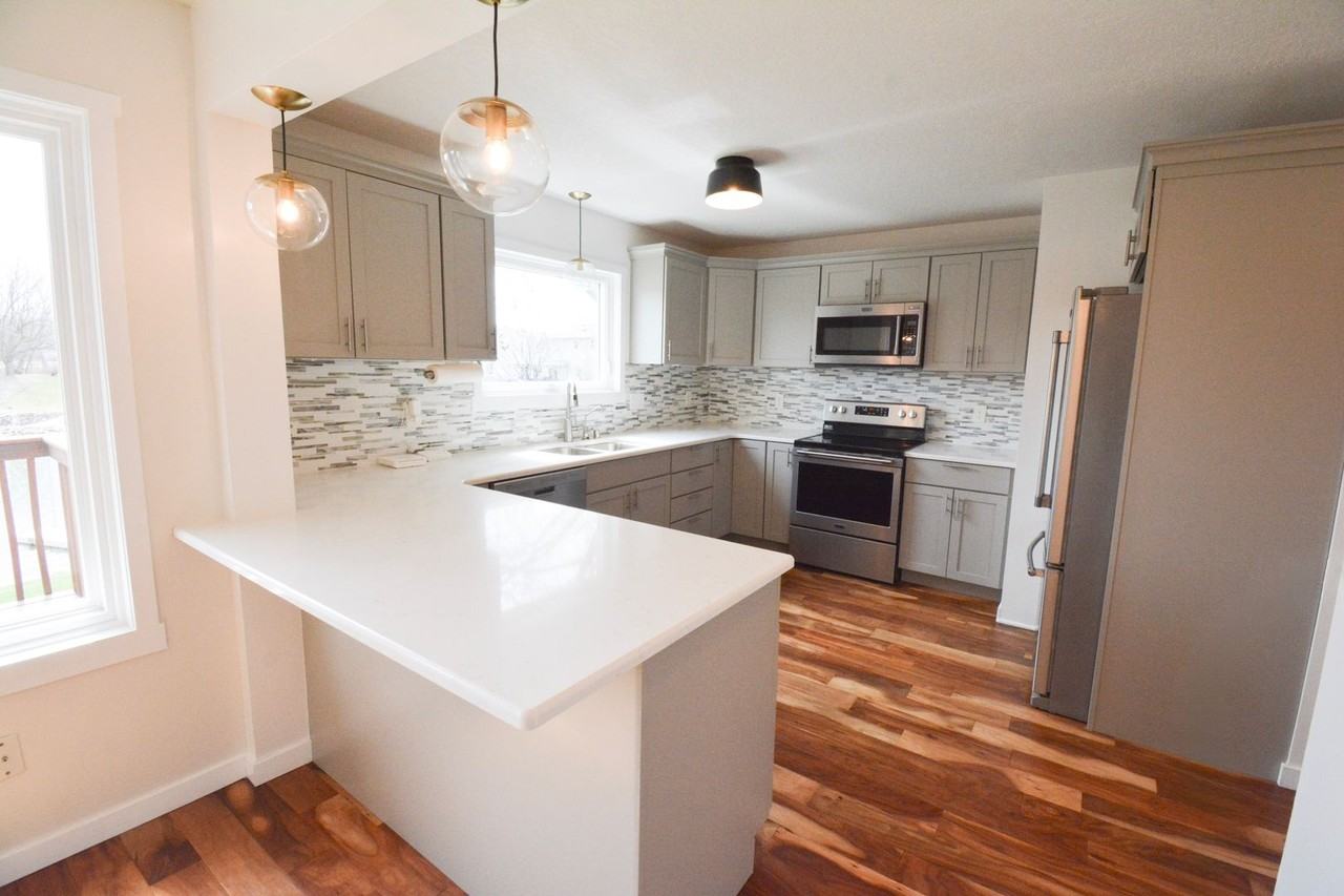 3416 Lake St Nw - Photo 5 of 31