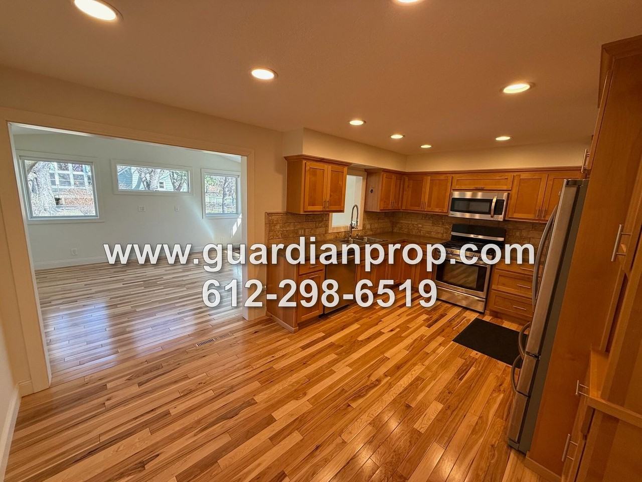 2202 Saint Croix St - Photo 3 of 28