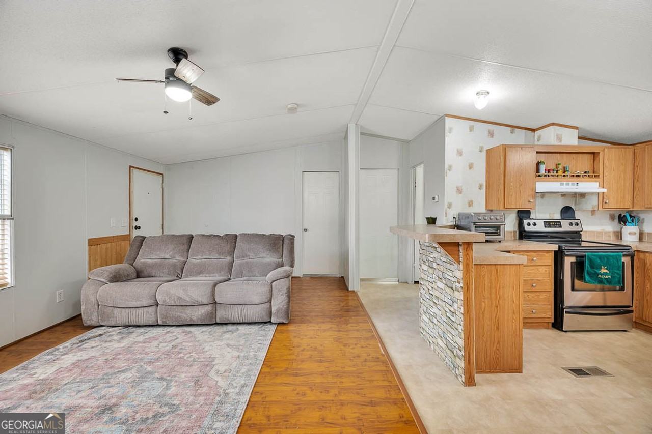 1093 Timber Landing Rd - Photo 5 of 12