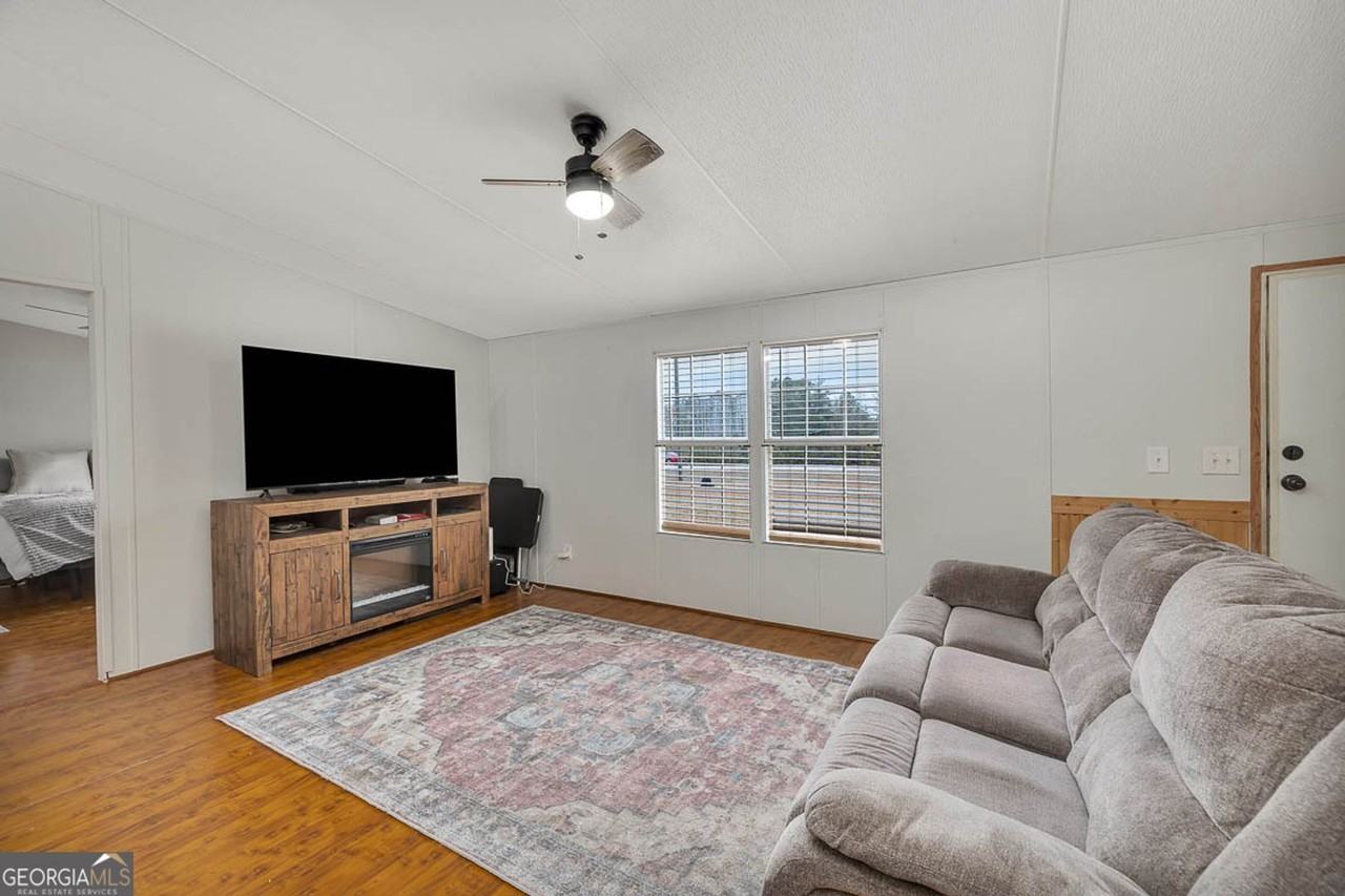 1093 Timber Landing Rd - Photo 6 of 12