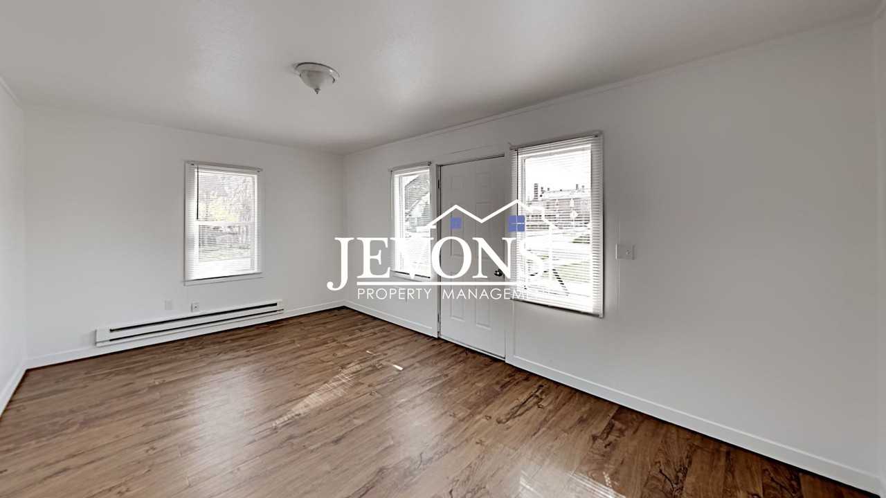 201 N 6th St Yakima, WA 98901 - Photo 7 of 24