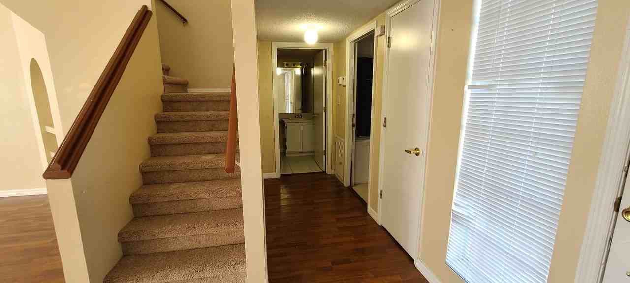 2411 Berkshire Ct - Photo 5 of 28