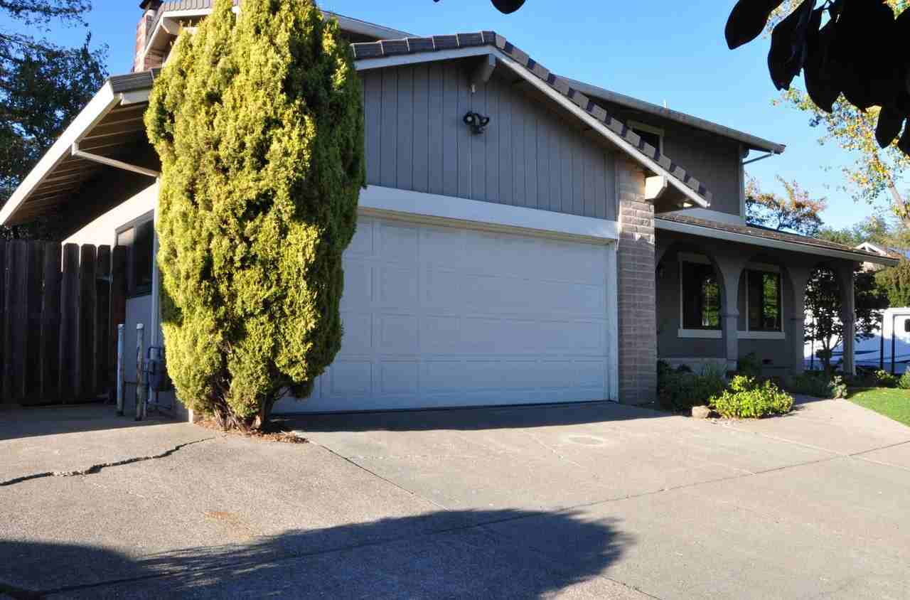 3375 Kensington Cir - Photo 2 of 27