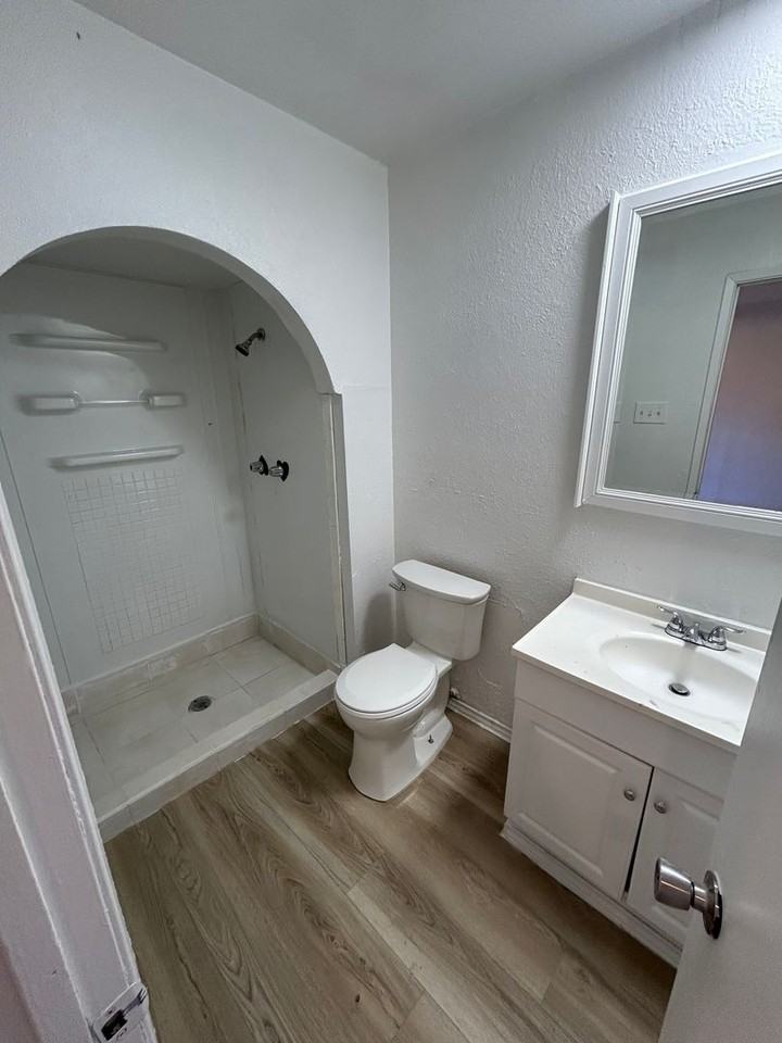 402 Nickens Rd - Photo 4 of 16