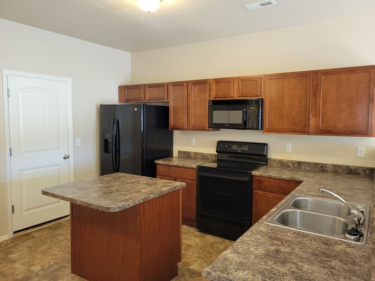 3063 Harpy Grv - Photo 4 of 15
