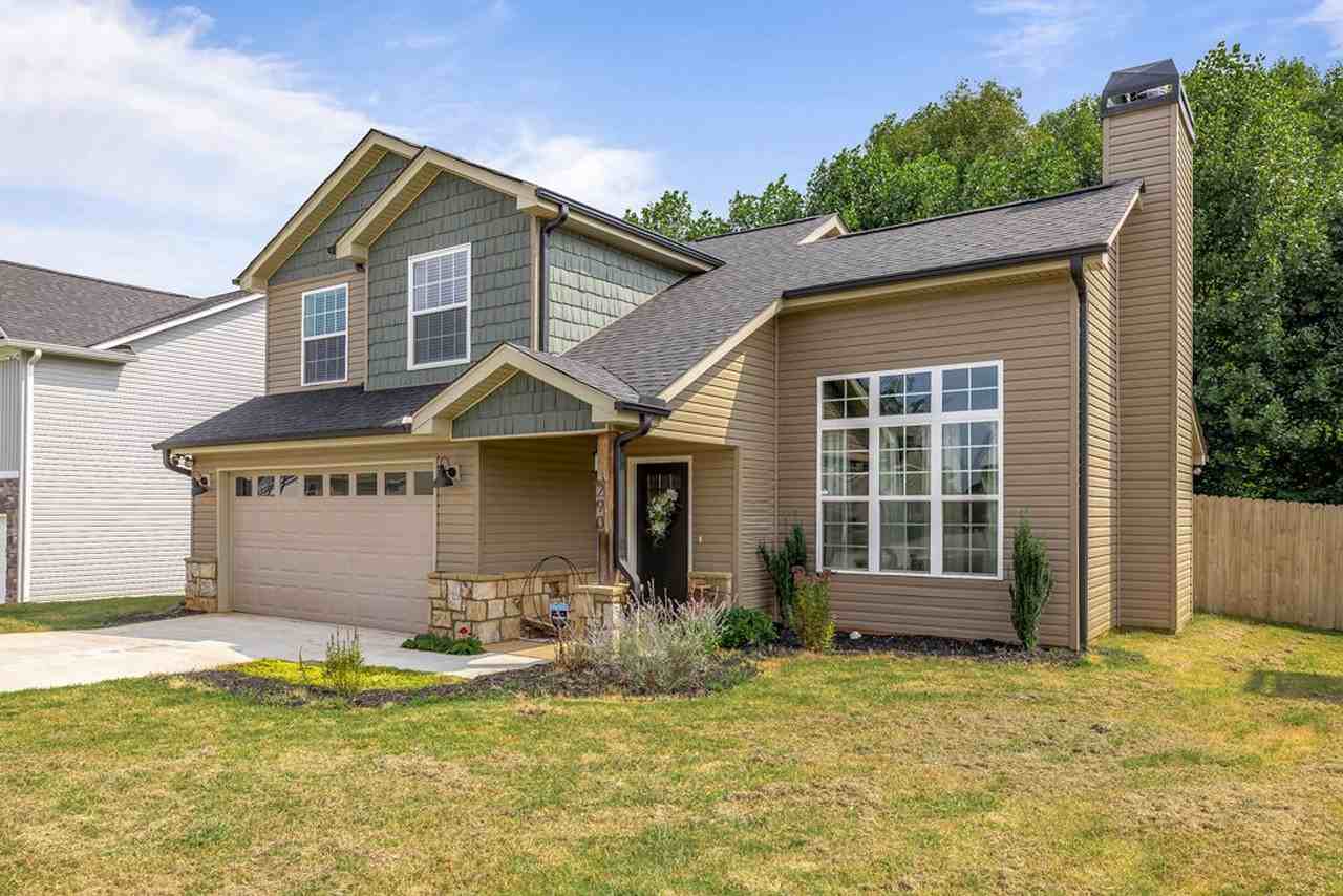 290 Highland Pointe Dr - Photo 2 of 24