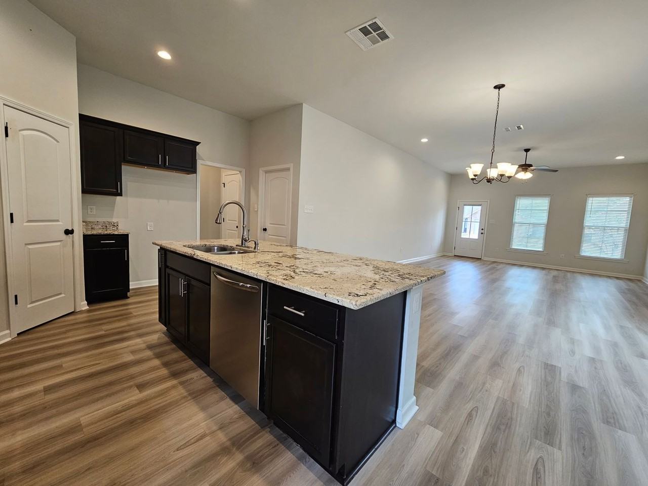 18154 Terraceside Dr - Photo 3 of 21