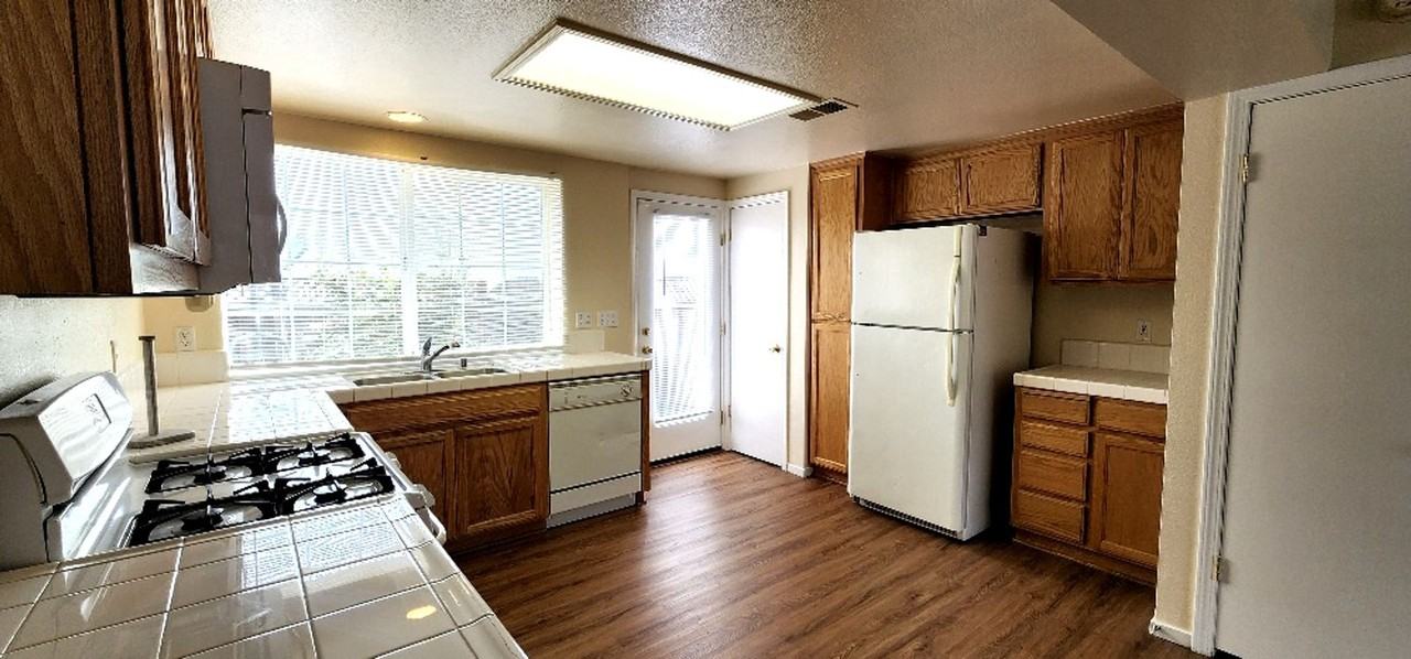 809 Daniels Ave - Photo 5 of 11