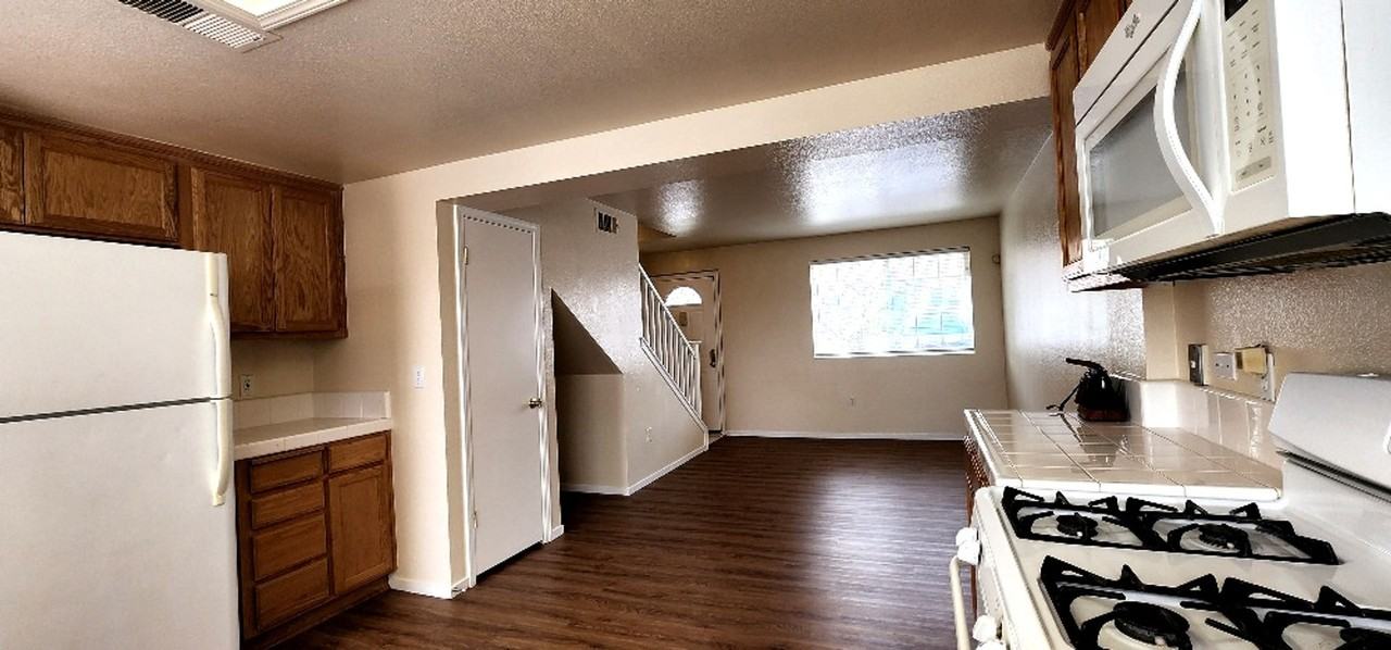 809 Daniels Ave - Photo 6 of 11