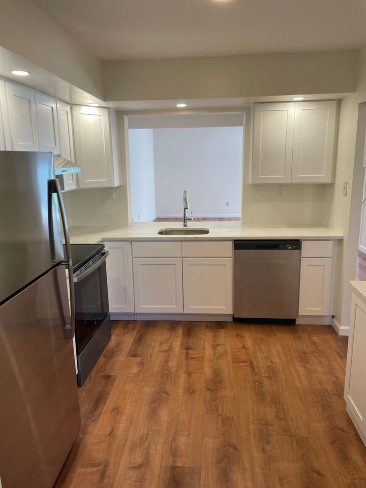 17 Log Pond Dr - Photo 3 of 37