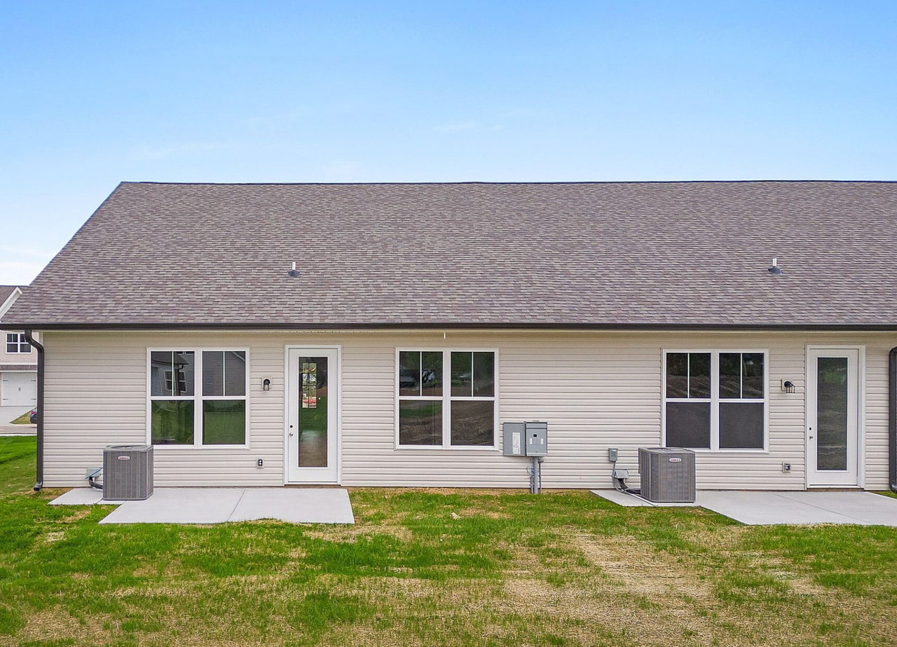 8812 James Creek Dr - Photo 2 of 11