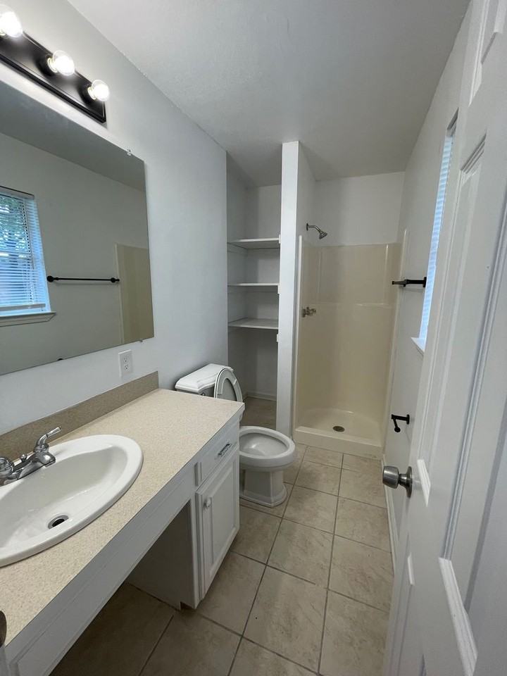 5423 Pike Ave - Photo 2 of 16