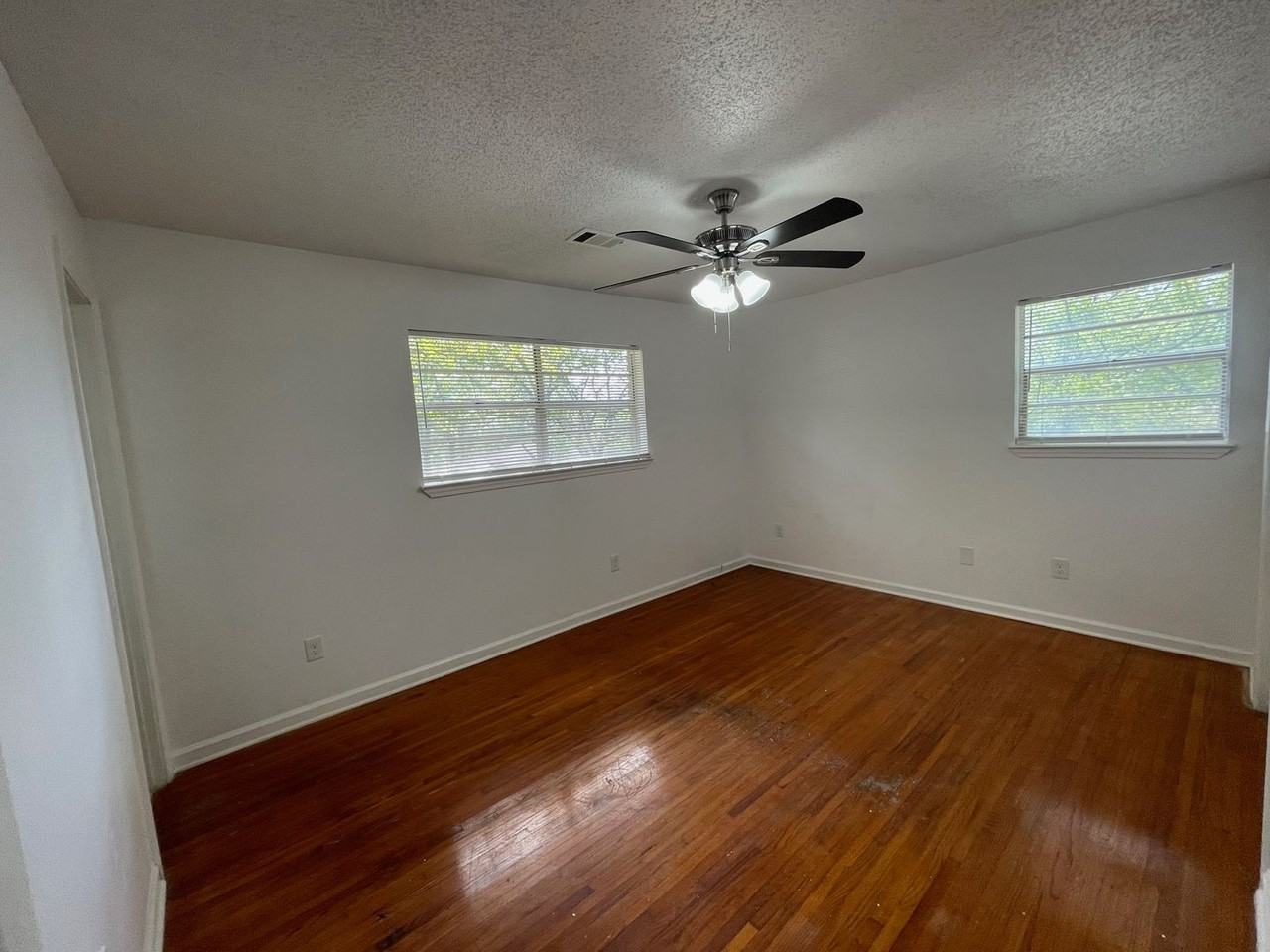 5423 Pike Ave - Photo 4 of 16