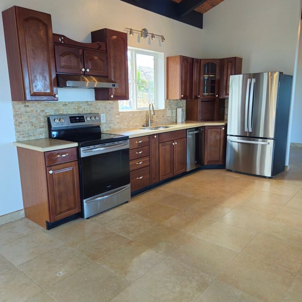 80 Haniu St #B - Photo 3 of 32
