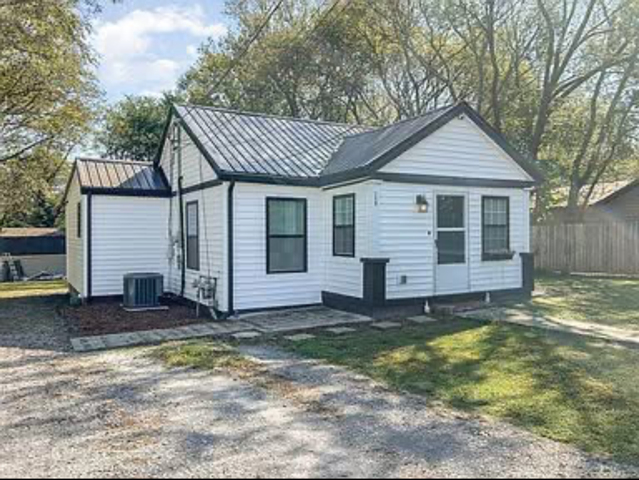 115 Baker St - Photo 2 of 25