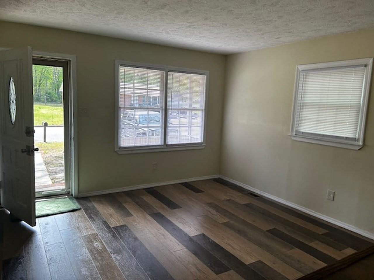2040 Nevada St - Photo 6 of 9