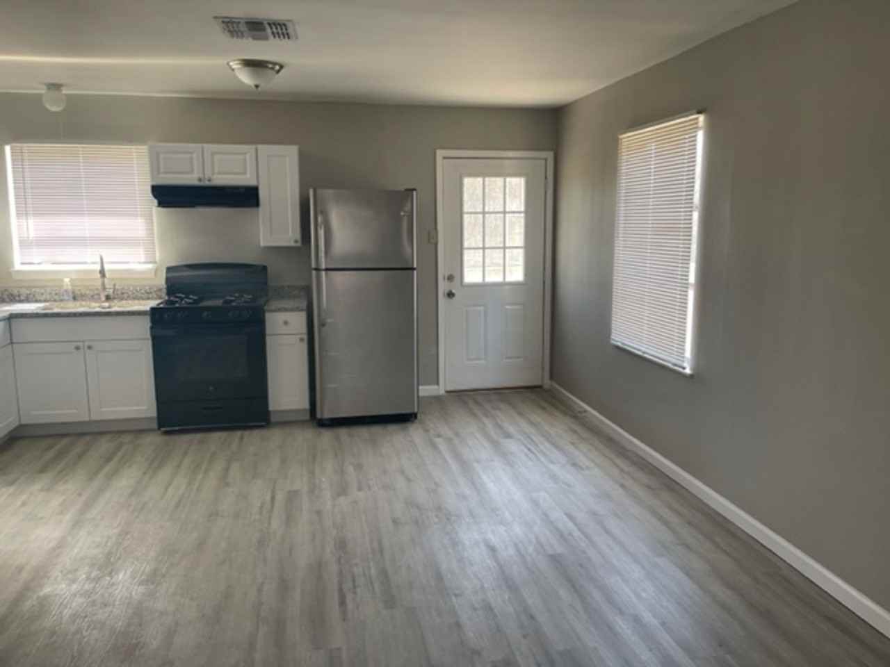 206 Marmok Ave - Photo 2 of 15