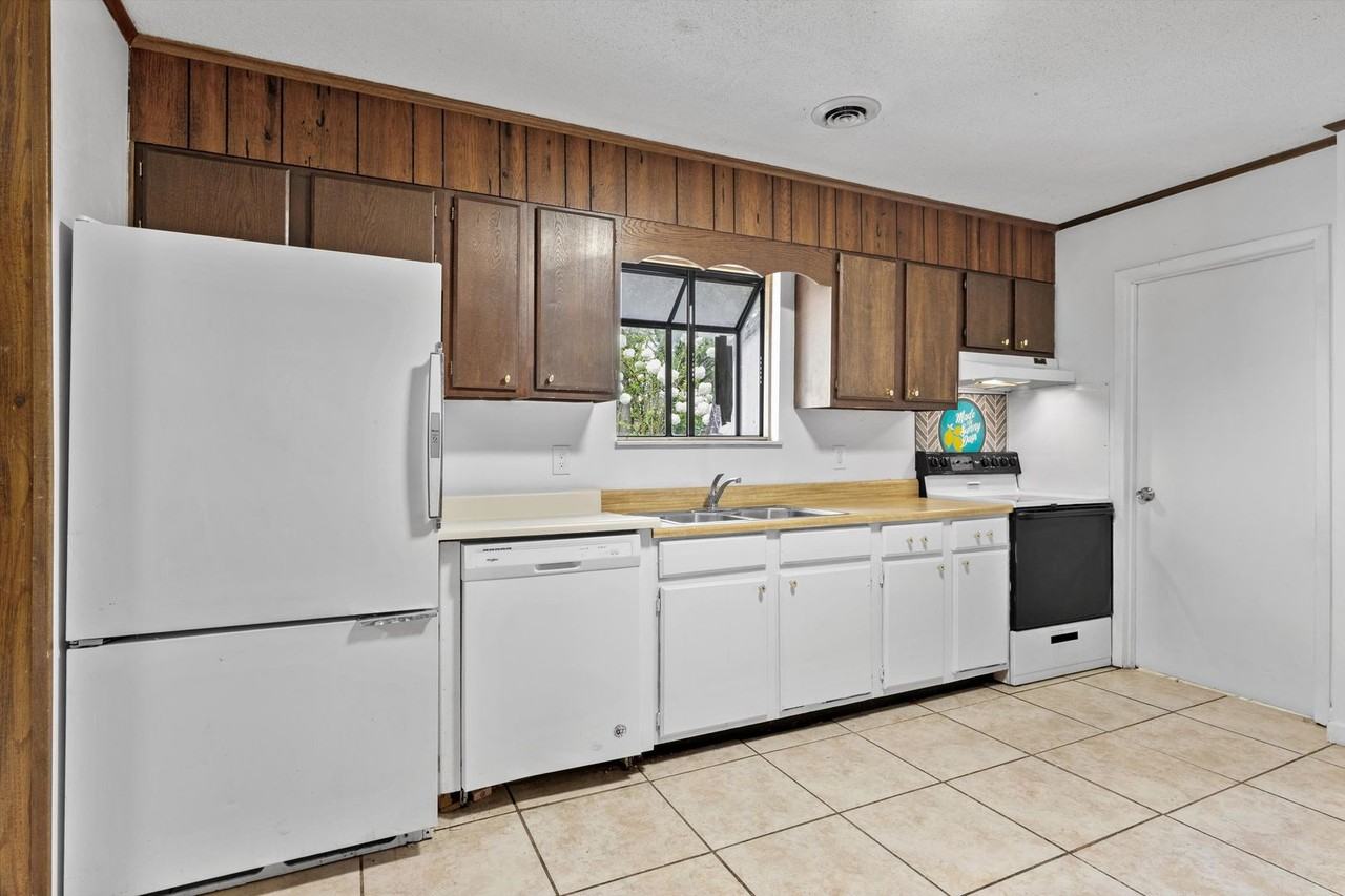 2205 Island Blvd - Photo 6 of 30