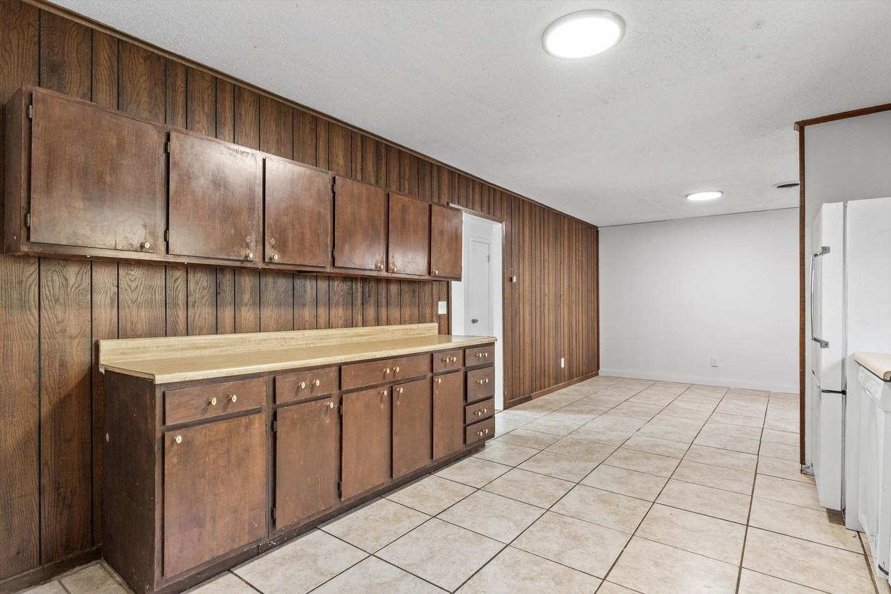 2205 Island Blvd - Photo 7 of 30