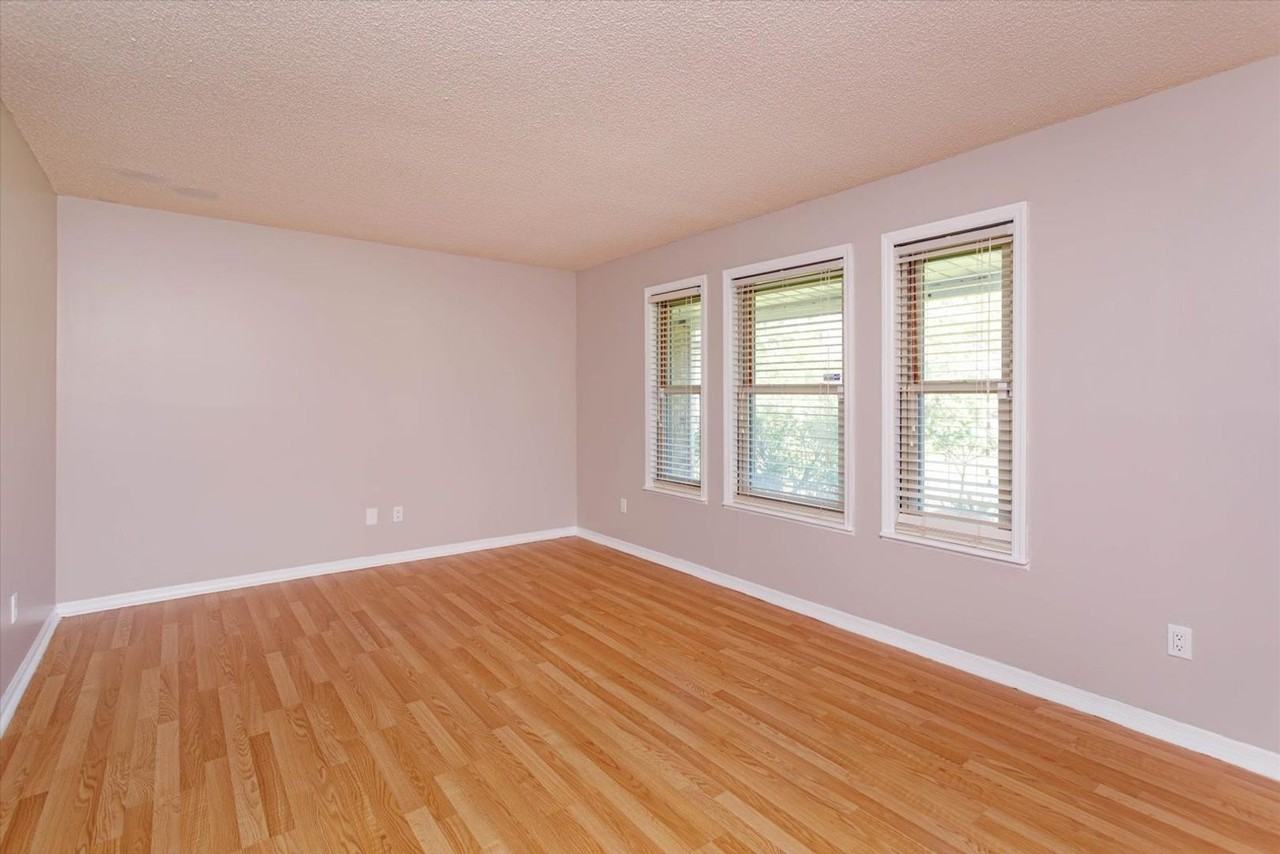 104 Rosemont Ct - Photo 7 of 30