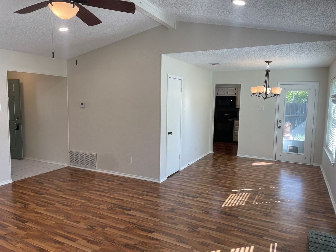 917 Vail Highlands Cir - Photo 4 of 23