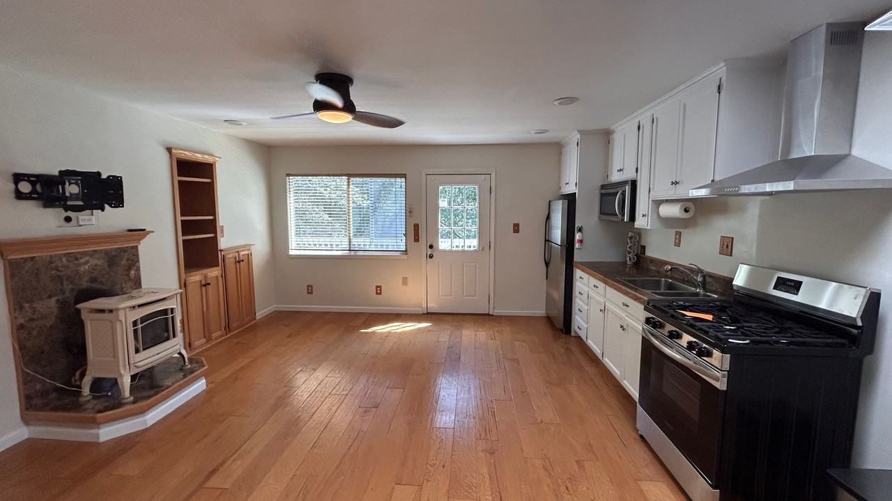 22148 Crystal Falls Dr W - Photo 6 of 19