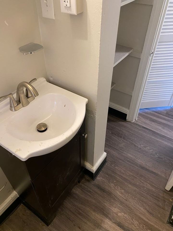 1412 Winder St - Photo 7 of 10