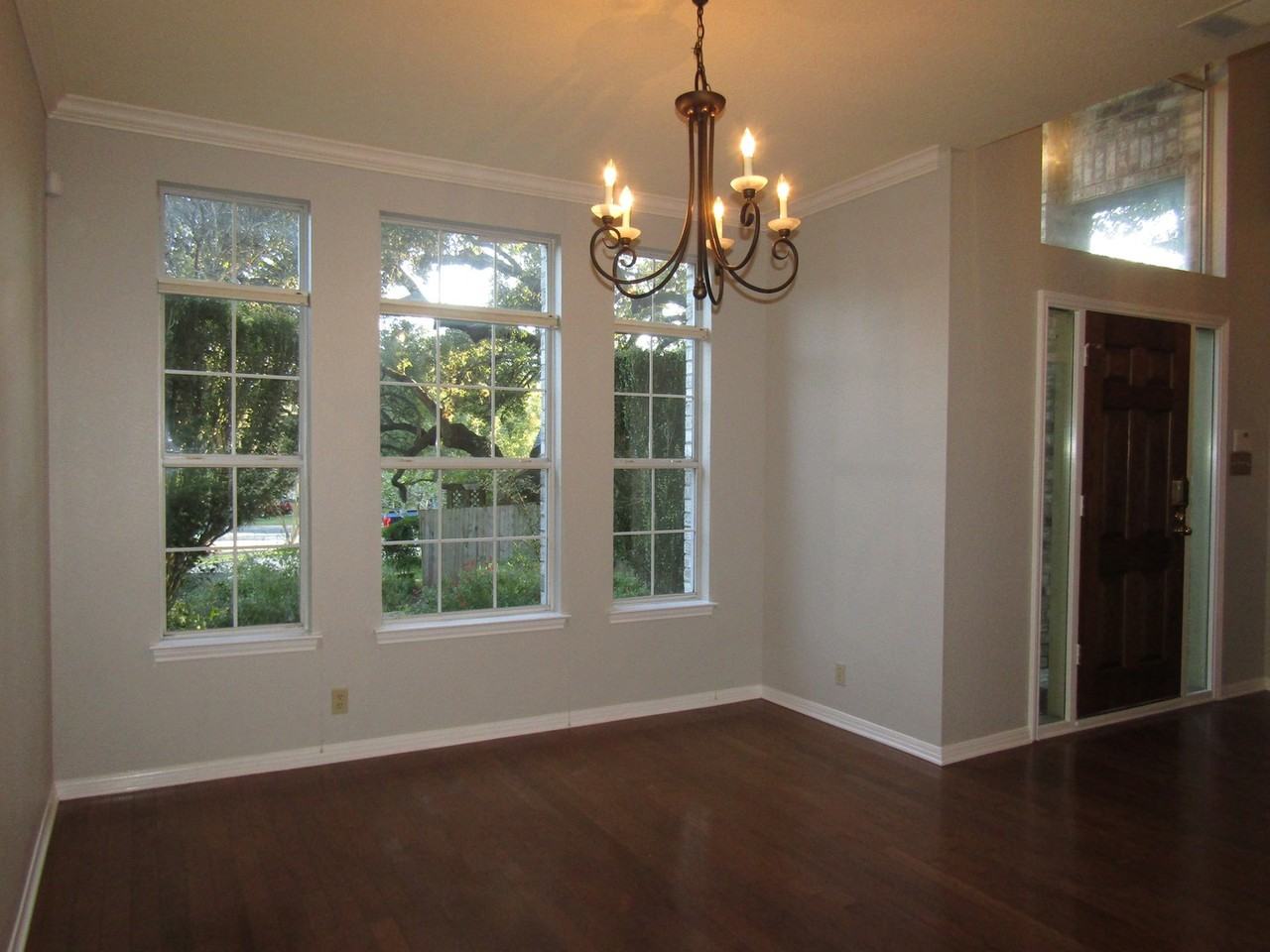 10602 Cranford Ct - Photo 4 of 39