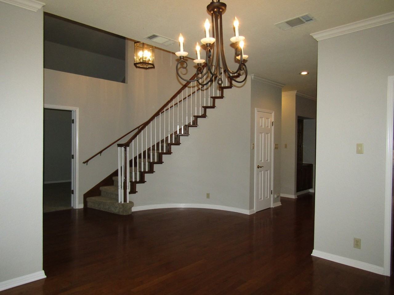 10602 Cranford Ct - Photo 5 of 39