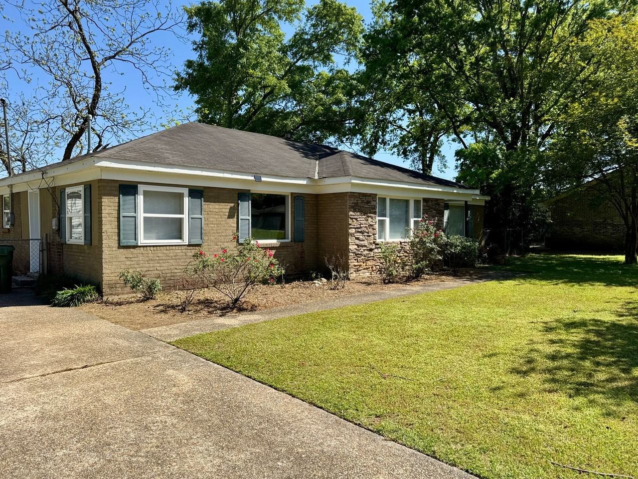 24 Holliday Dr - Photo 2 of 36