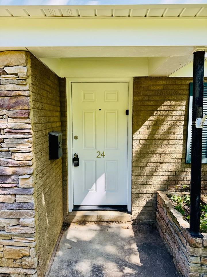 24 Holliday Dr - Photo 4 of 36