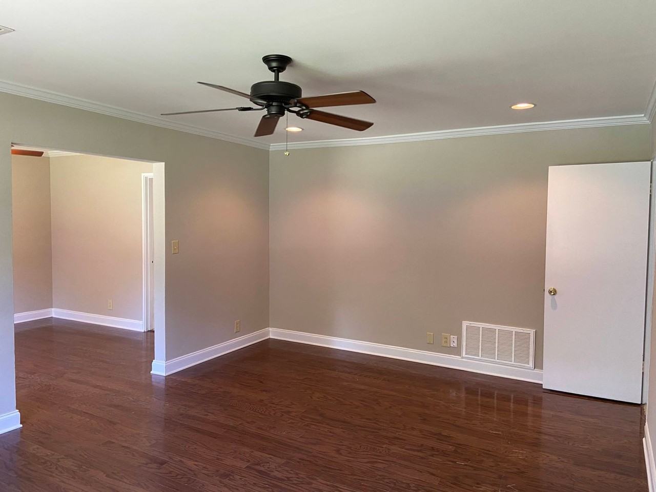 24 Holliday Dr - Photo 7 of 36