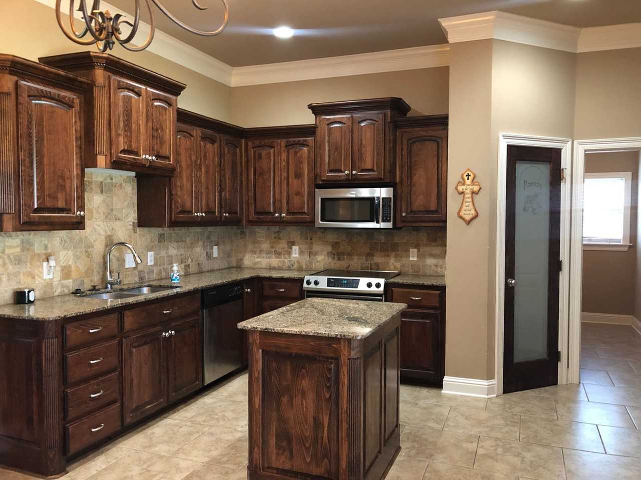 514 Fox Cv - Photo 3 of 17