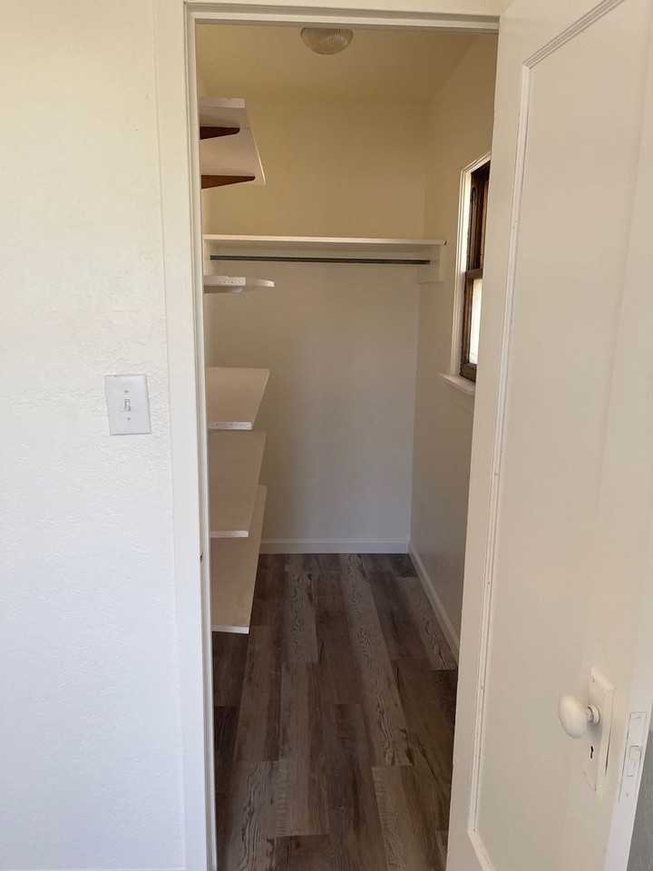2134 White Ave - Photo 5 of 10
