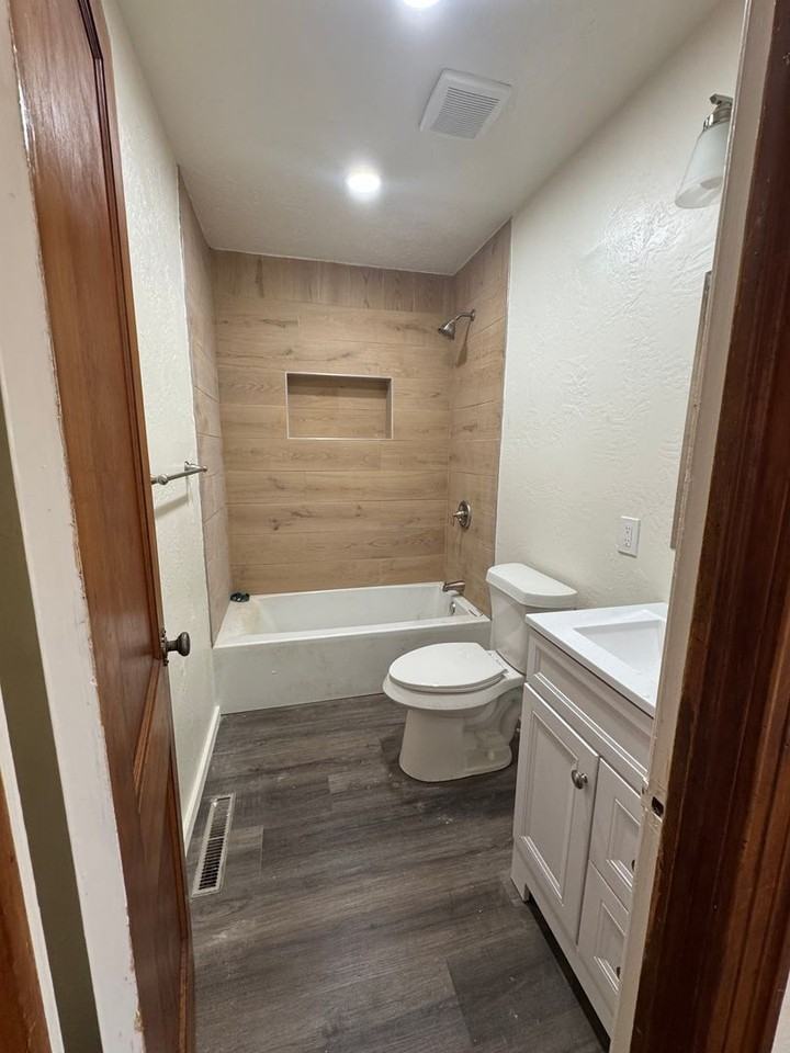 1604 W Juniper St - Photo 4 of 11