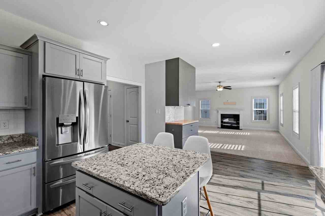 429 Nantucket Trl - Photo 2 of 26