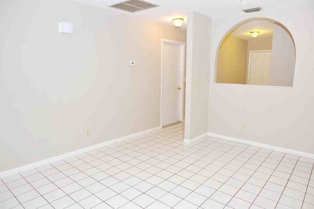 529 102nd Ave N - Photo 3 of 22