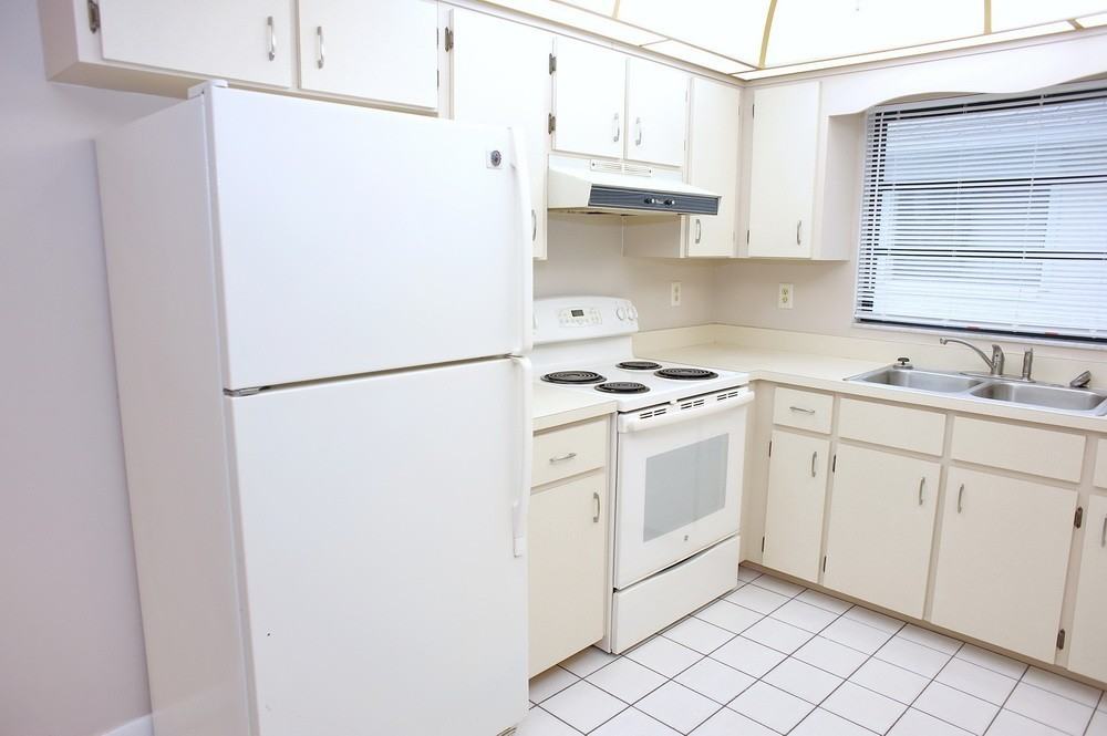 529 102nd Ave N - Photo 5 of 22