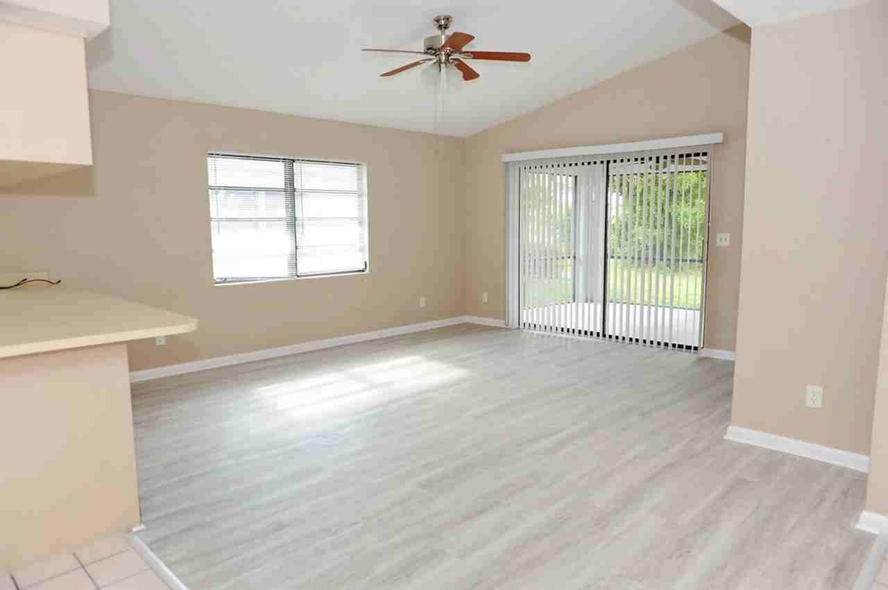 529 102nd Ave N - Photo 7 of 22