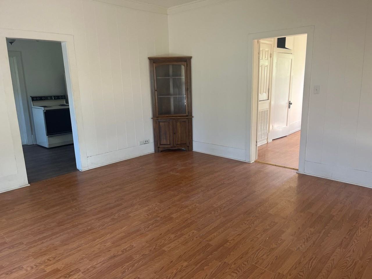 702 Avenue 1 Ne - Photo 2 of 8