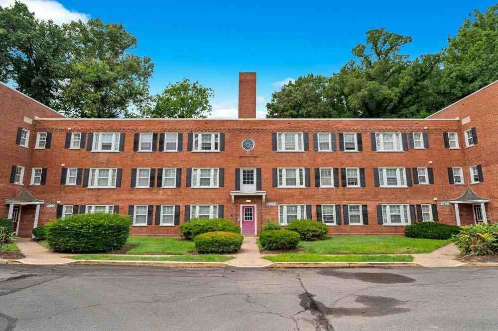 8305 16th St - Photo 3 of 39