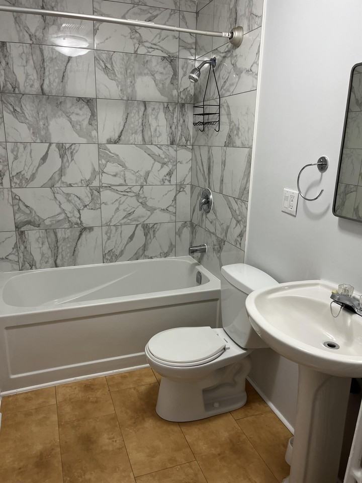 293 5-293 Hazel Street #5 - Photo 3 of 8