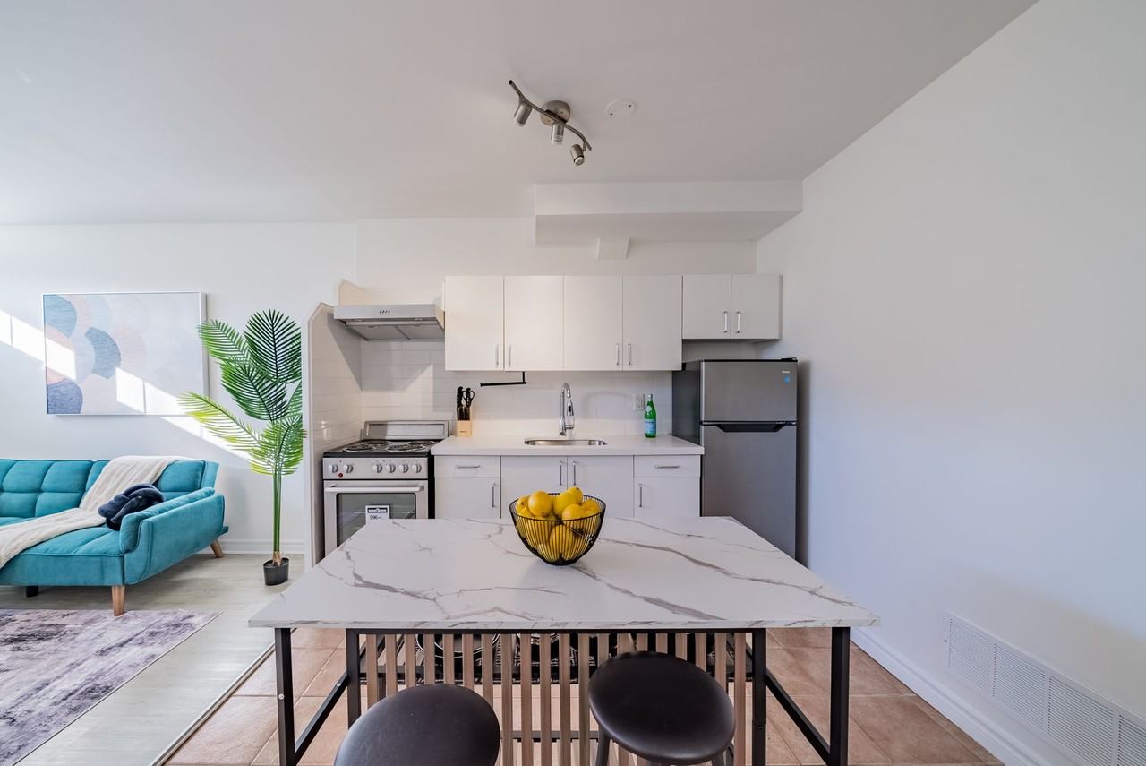 207 Cabot Street - Photo 3 of 12