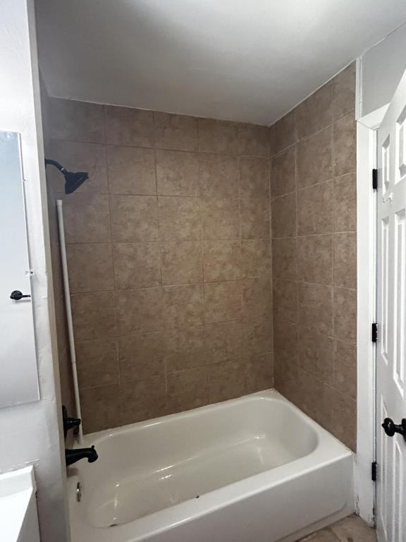 5300 Grove Ave - Photo 6 of 11