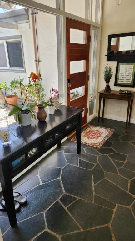 345 N Ontare Rd - Photo 3 of 14