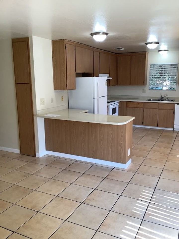 0733 - 3 Braydon Ct - Photo 3 of 6