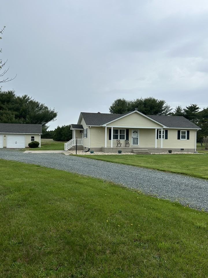 10007 Friendship Rd - Photo 2 of 22