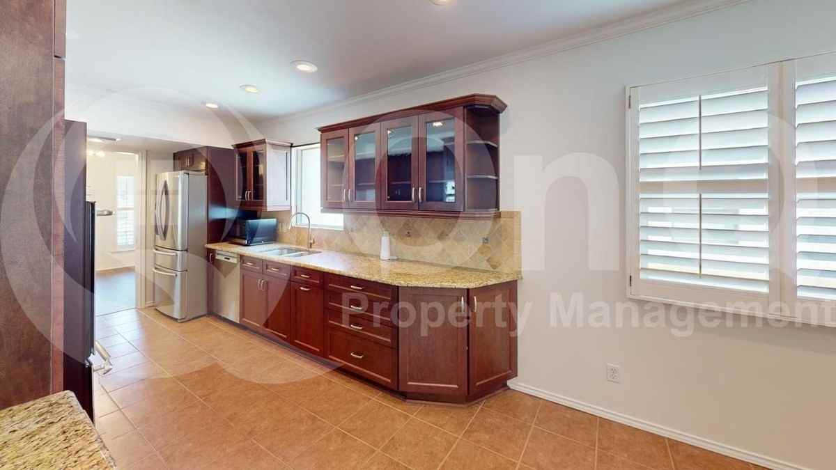 12220 Hightower Pl - Photo 3 of 25